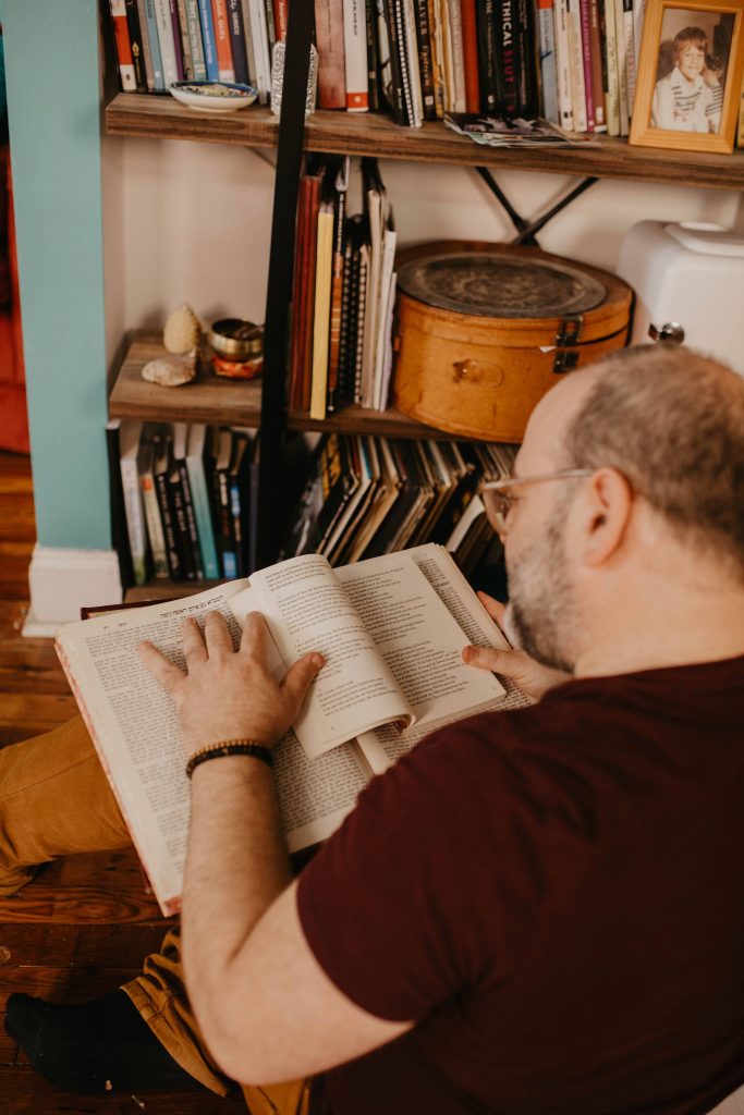yakir englander studing
